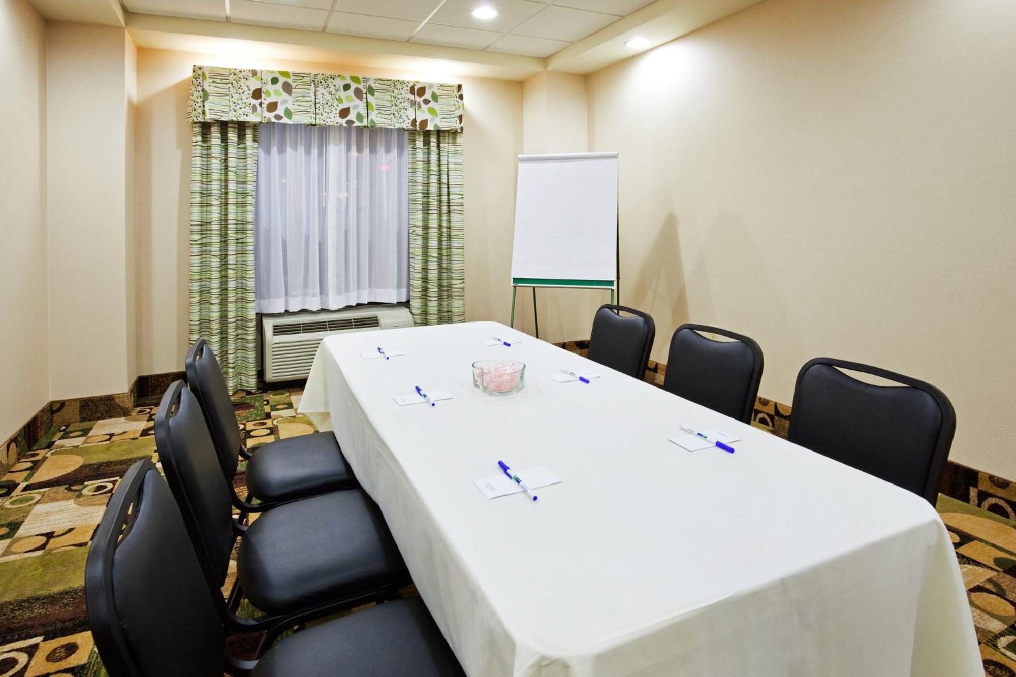 Holiday Inn Express Hotel & Suites Newport South By Ihg מראה חיצוני תמונה